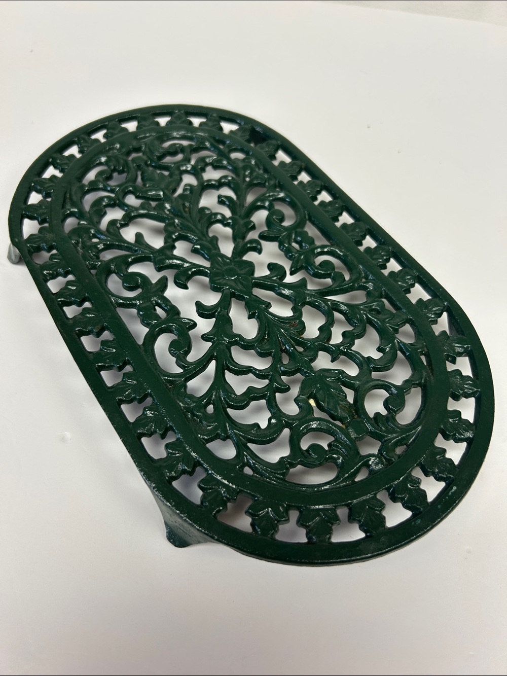 Vintage 1990’s cast iron forest green enamelled 10 x 6  trivet Made  in Taiwan